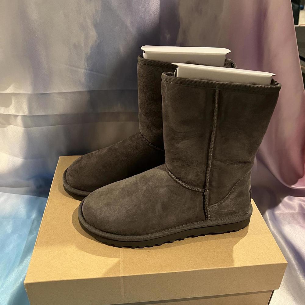 NWT UGG Classic Short Boots Grey